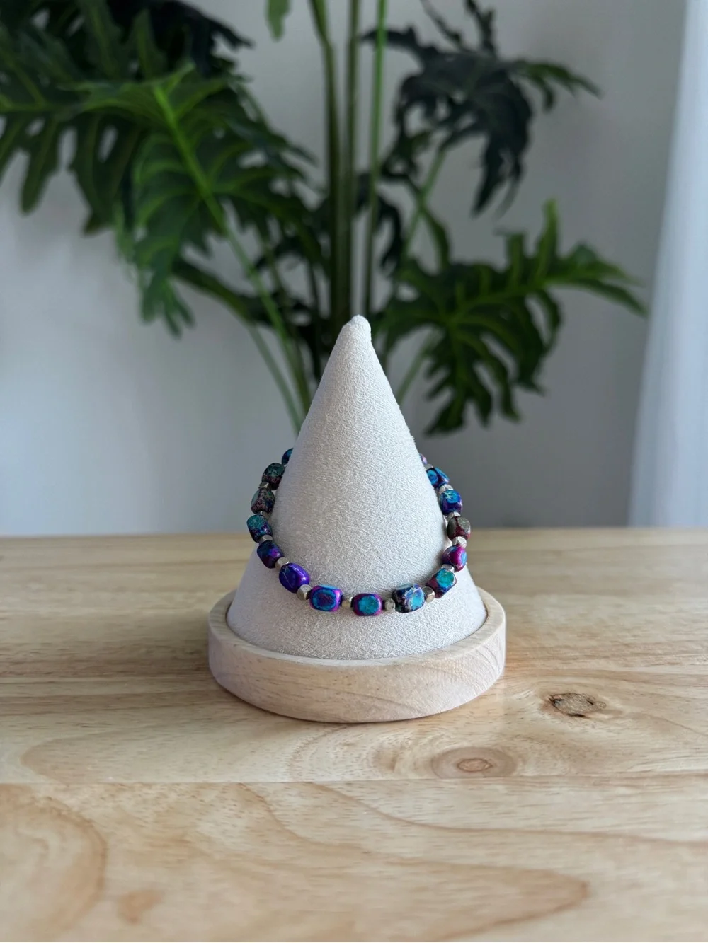 Oil Slick Iridescent Stretch Beaded Bracelet | Ryze Party